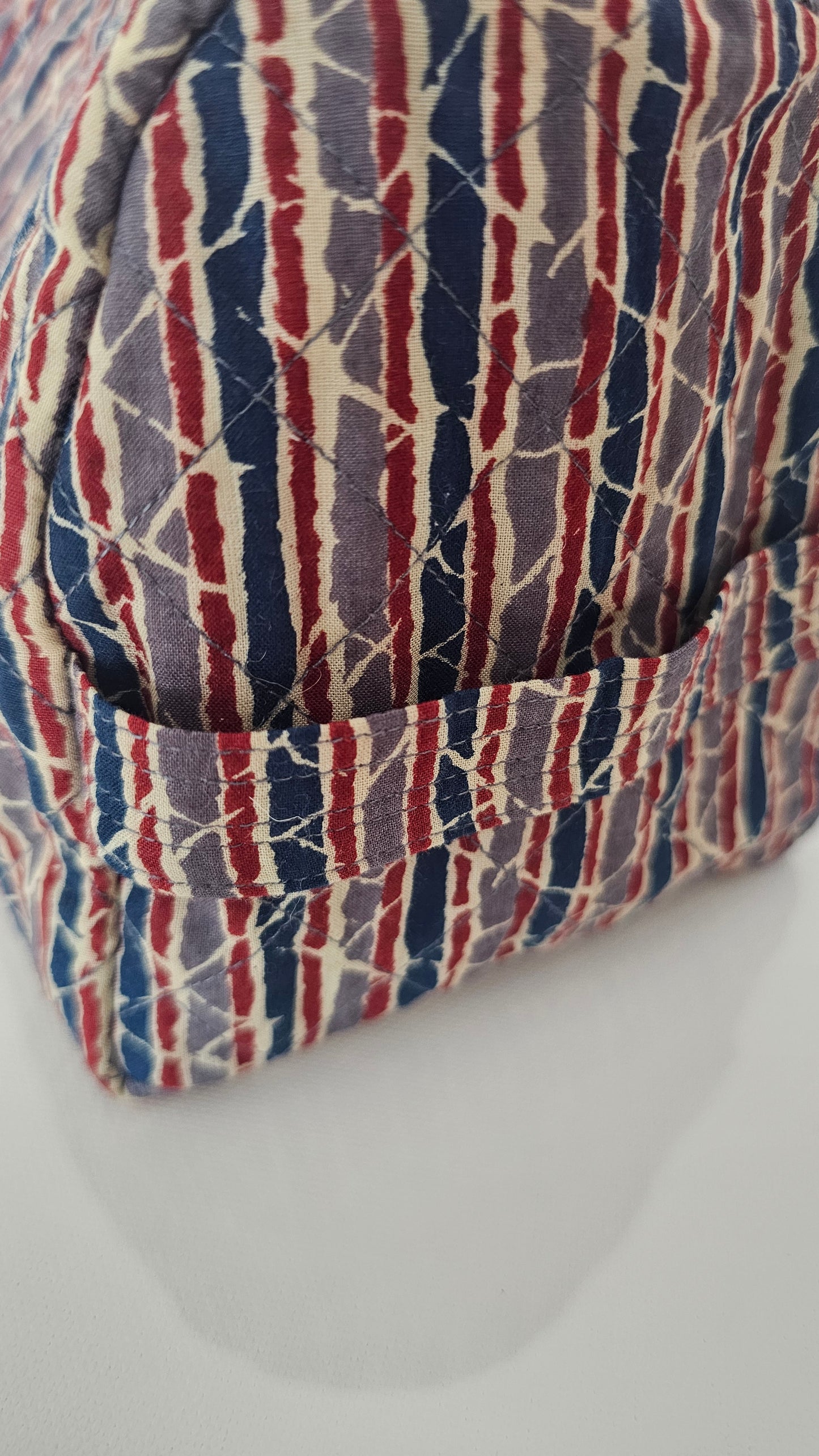 Qulited Beauty Bag Batika